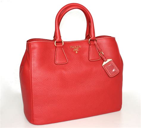 prada tasche innen rot|Prada Galleria Handtasche .